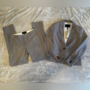 BANANA REPUBLIC Ladies Petite Gray Suit Set